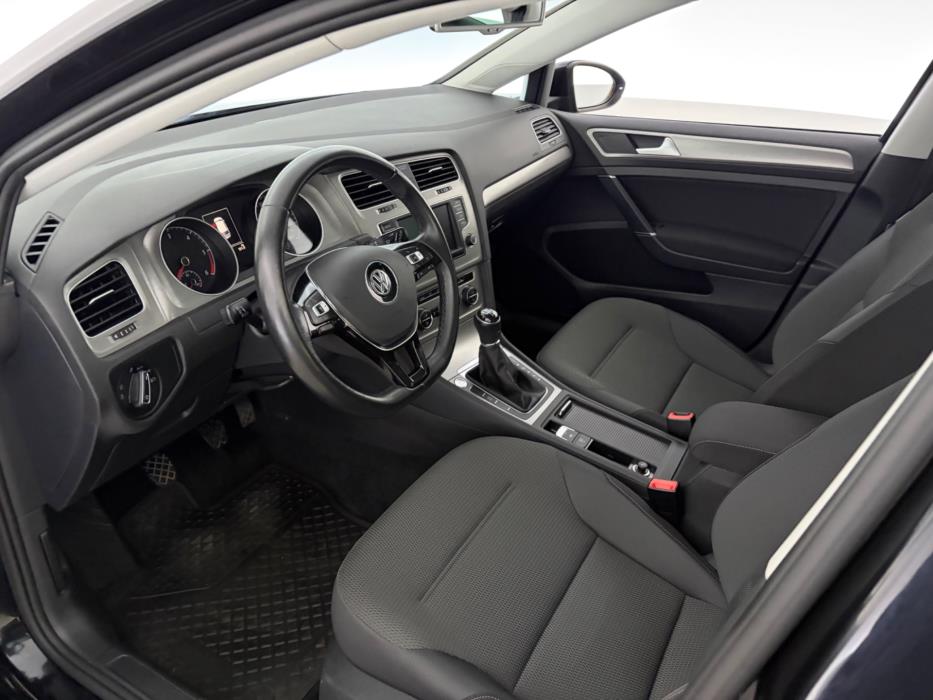 VOLKSWAGEN Golf 2016