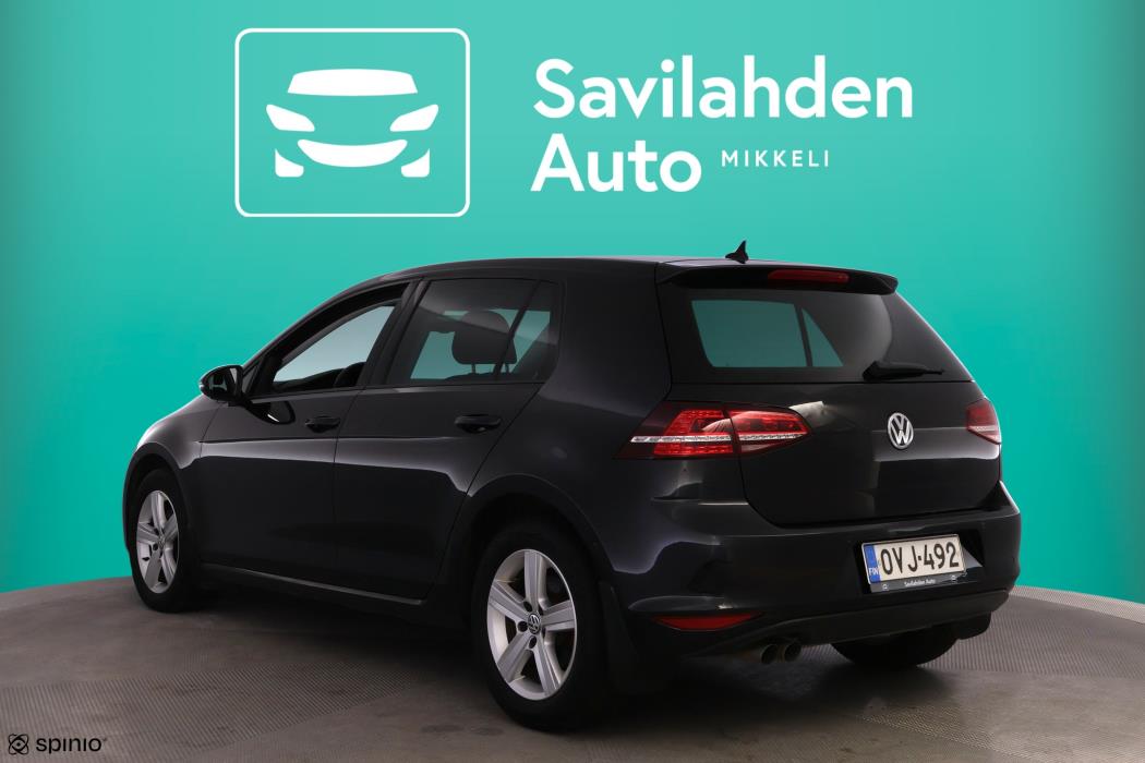 VOLKSWAGEN Golf 2016