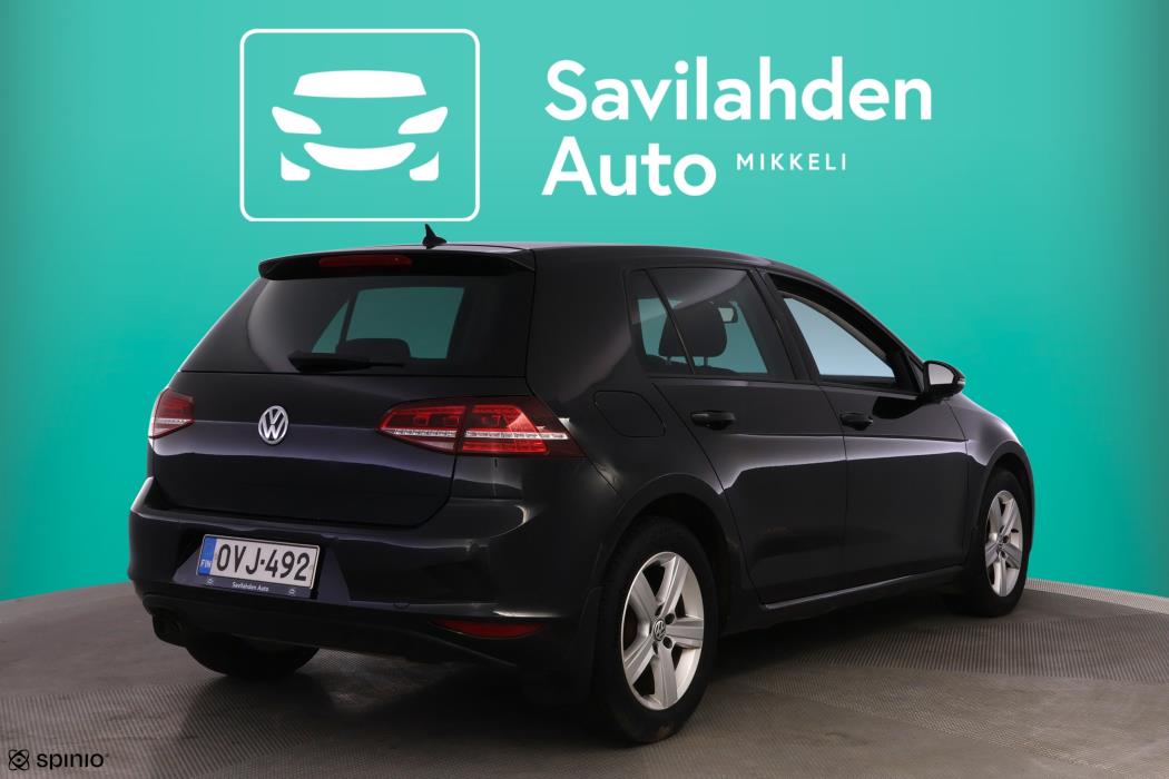 VOLKSWAGEN Golf 2016