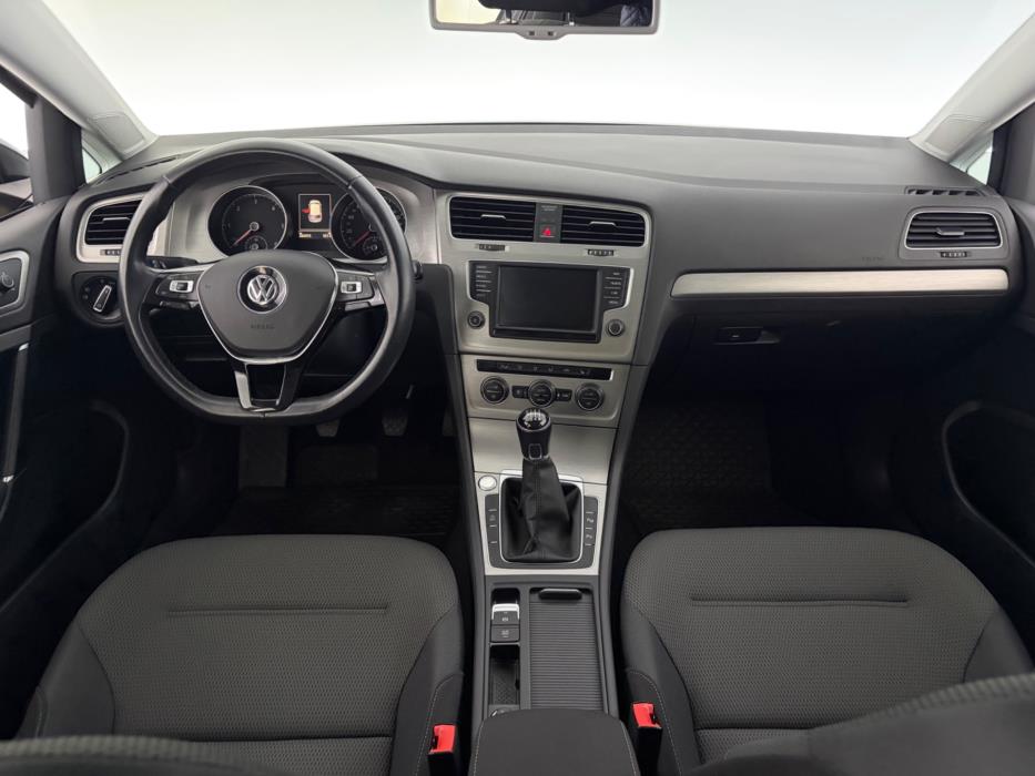 VOLKSWAGEN Golf 2016