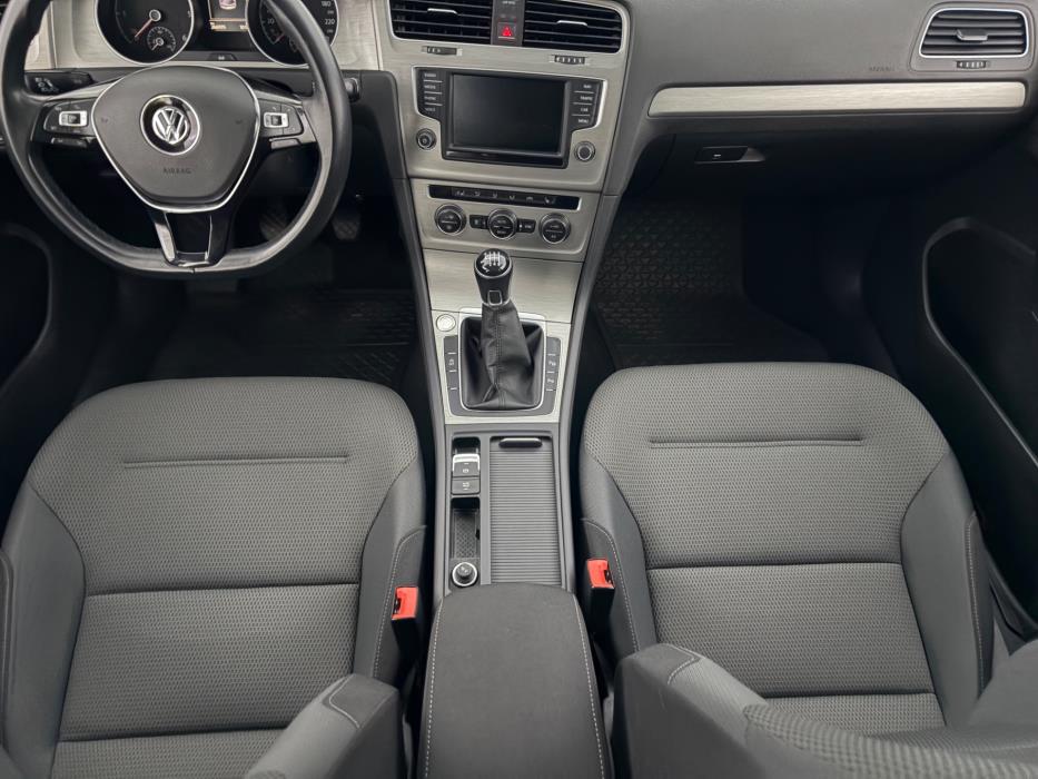 VOLKSWAGEN Golf 2016