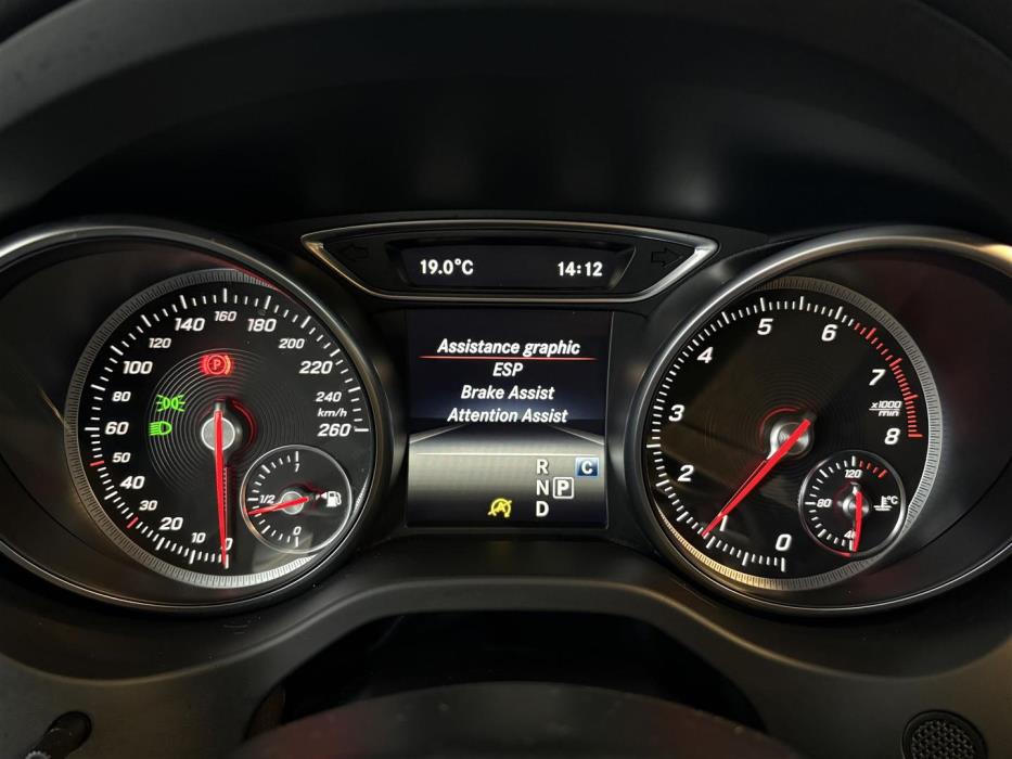 MERCEDES-BENZ CLA 2017