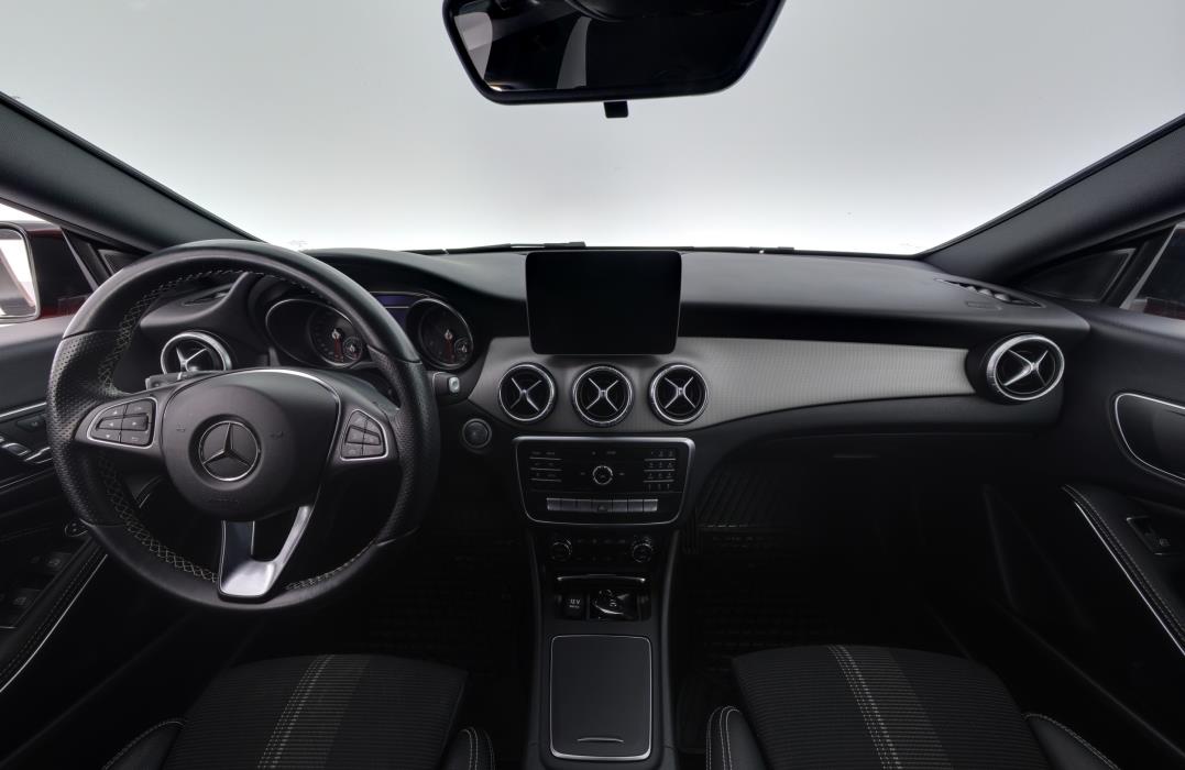 MERCEDES-BENZ CLA 2017