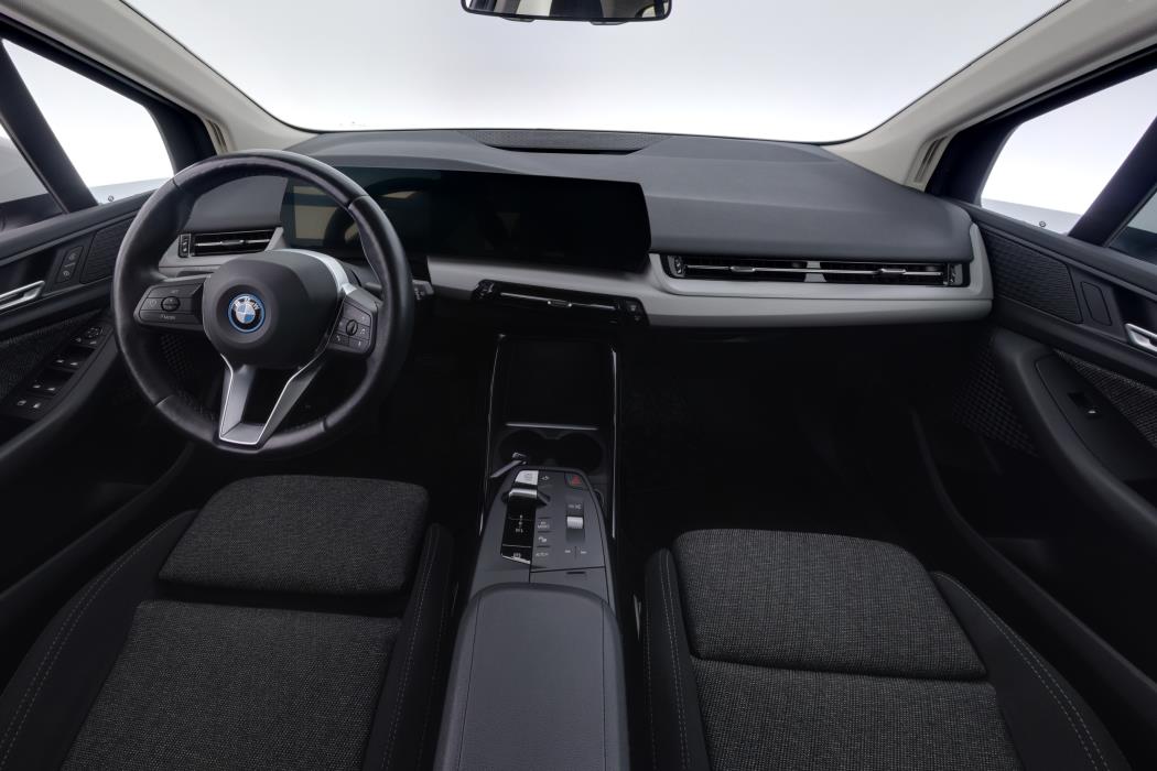BMW 225 2023