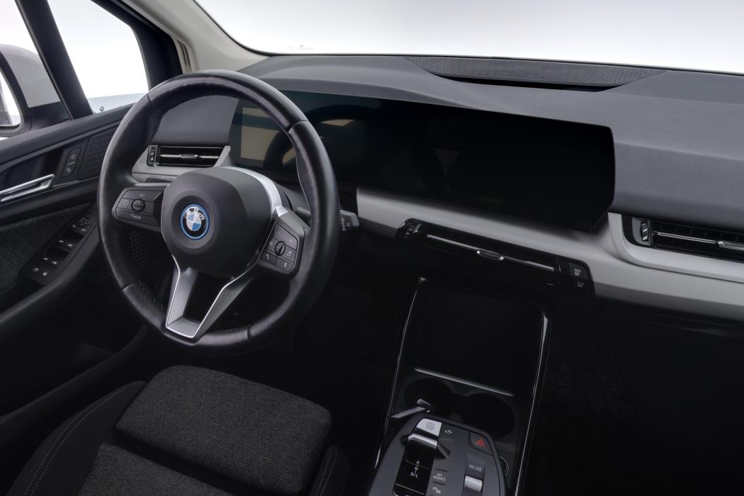 BMW 225 2023