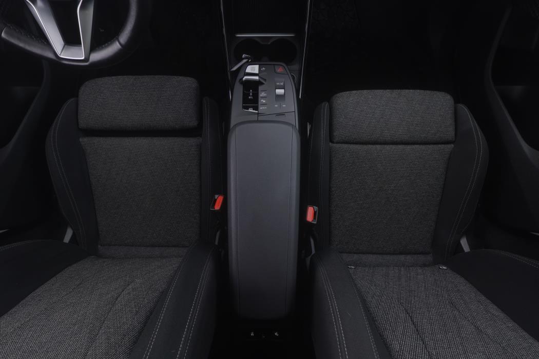 BMW 225 2023