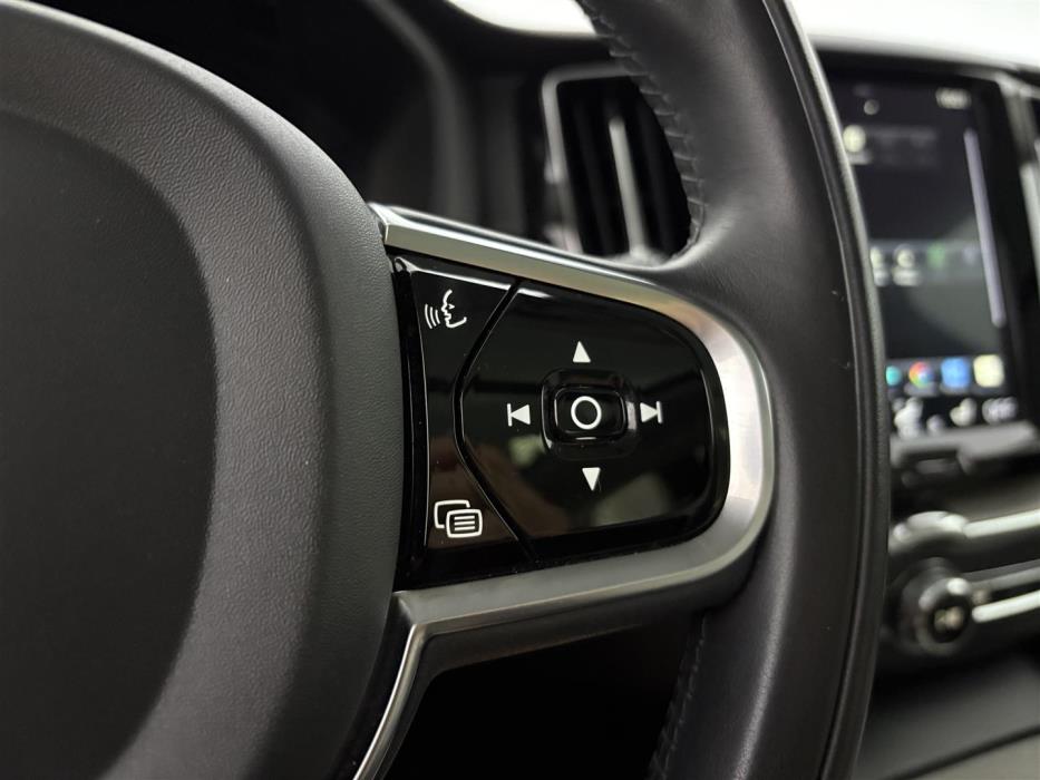 VOLVO XC60 2020
