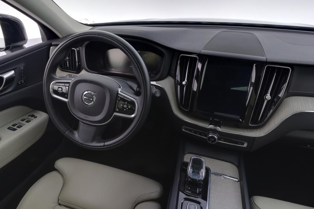 VOLVO XC60 2020