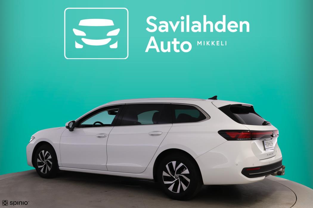 VOLKSWAGEN Passat 2024