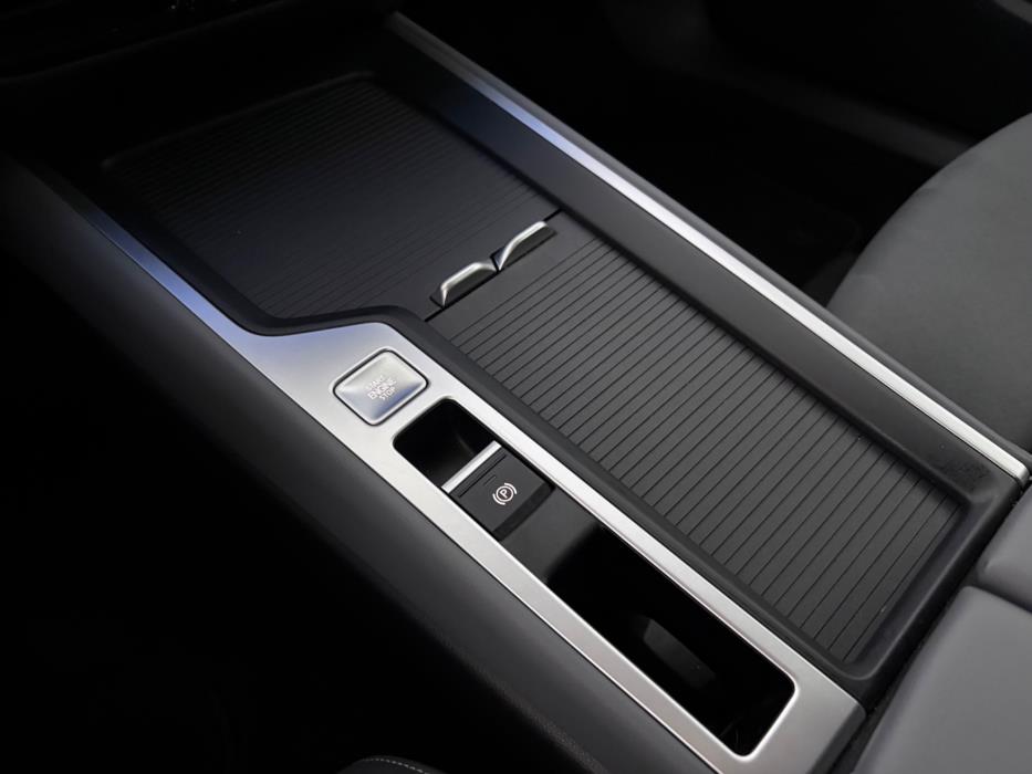 VOLKSWAGEN Passat 2024