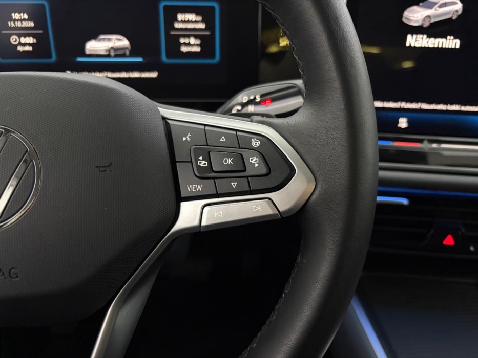 VOLKSWAGEN Passat 2024