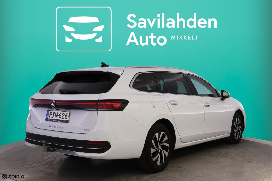 VOLKSWAGEN Passat 2024