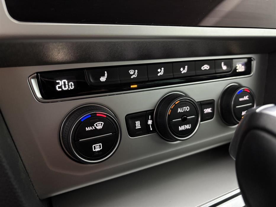 VOLKSWAGEN Passat 2018