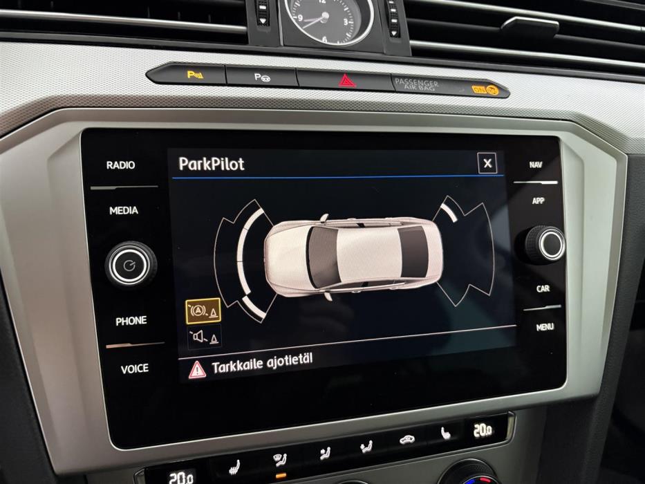 VOLKSWAGEN Passat 2018