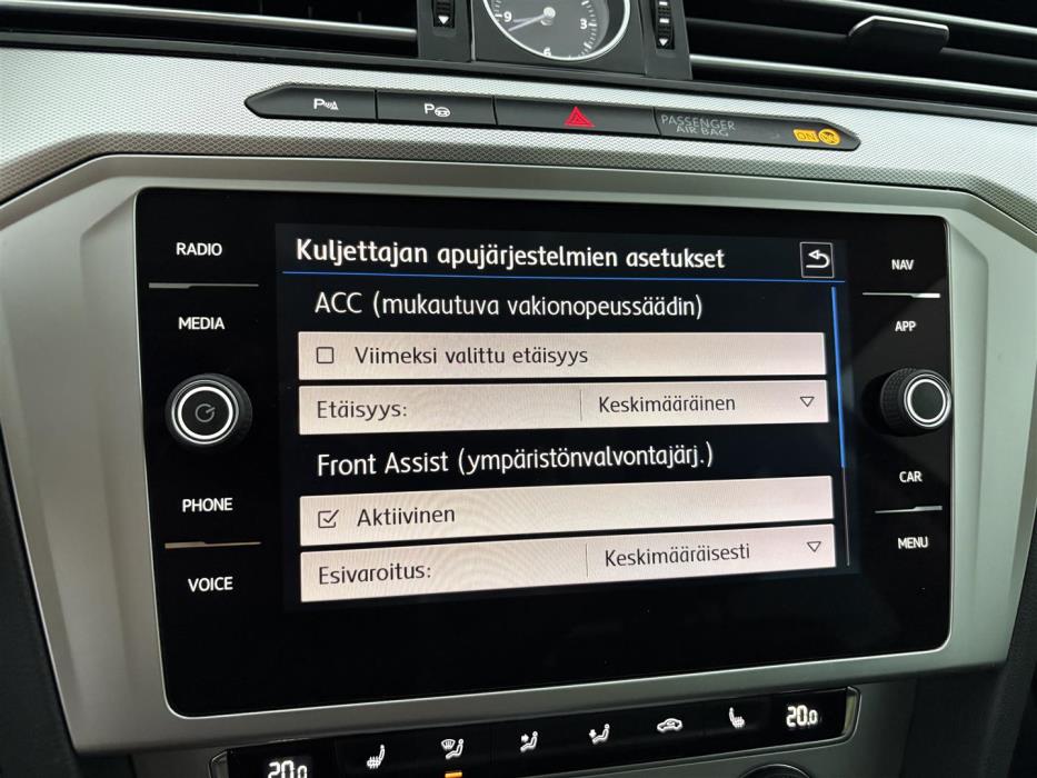 VOLKSWAGEN Passat 2018