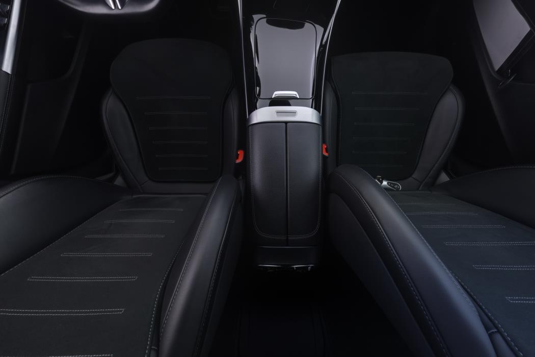 MERCEDES-BENZ C 2023