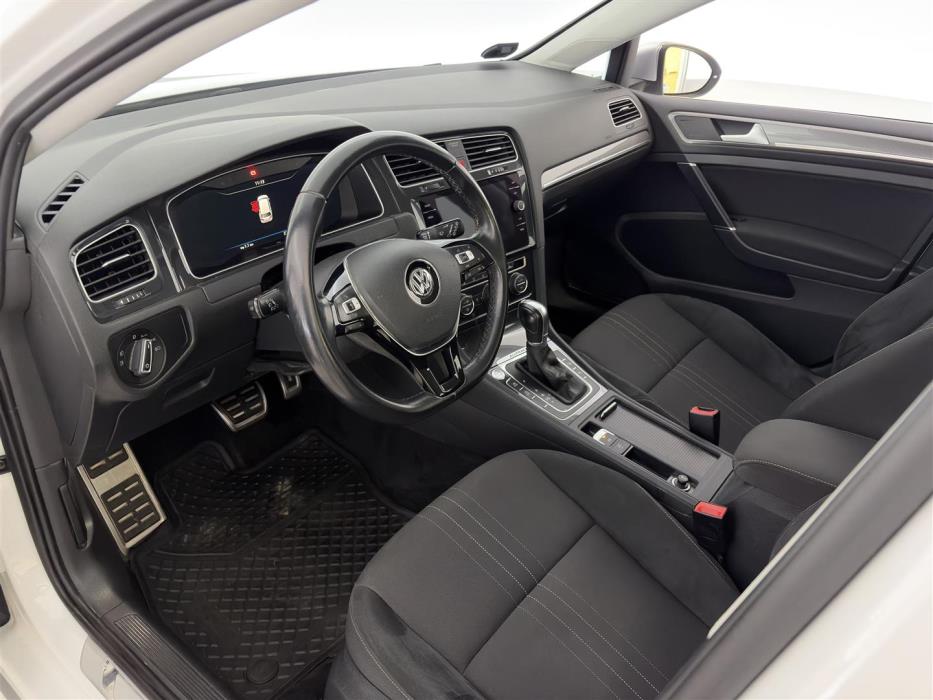 VOLKSWAGEN Golf 2019