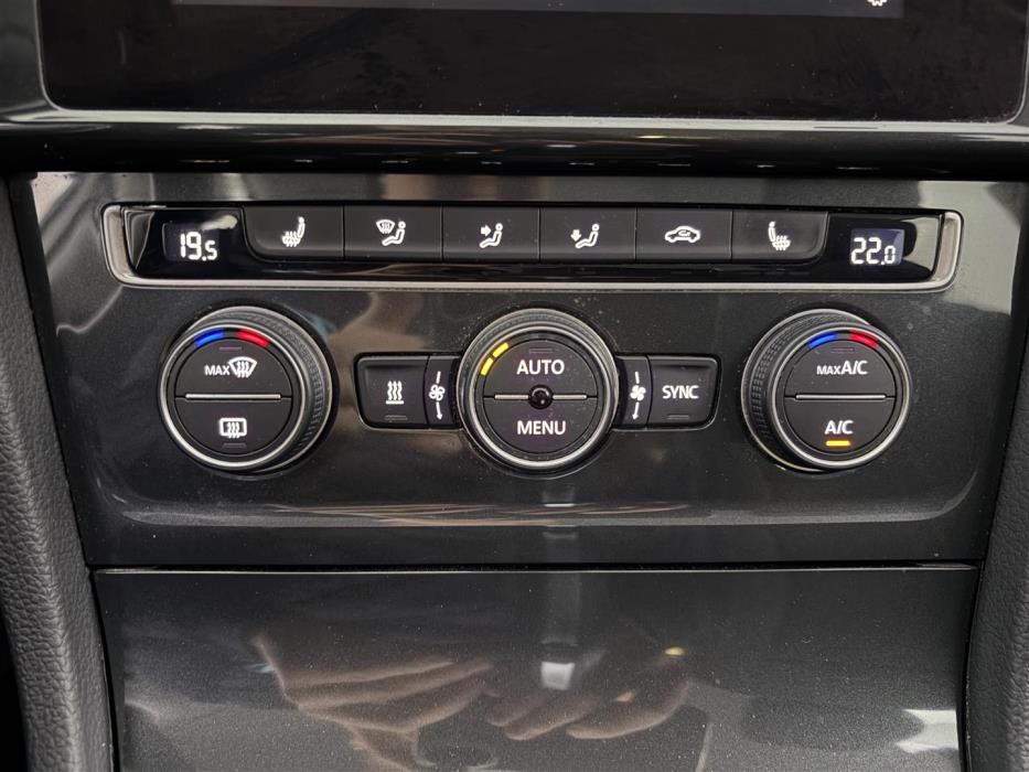 VOLKSWAGEN Golf 2019