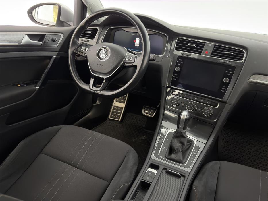 VOLKSWAGEN Golf 2019
