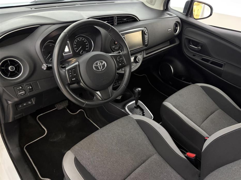 TOYOTA Yaris 2020