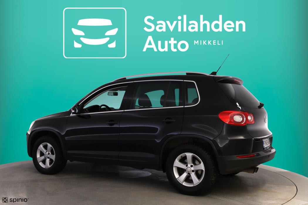 VOLKSWAGEN Tiguan 2011