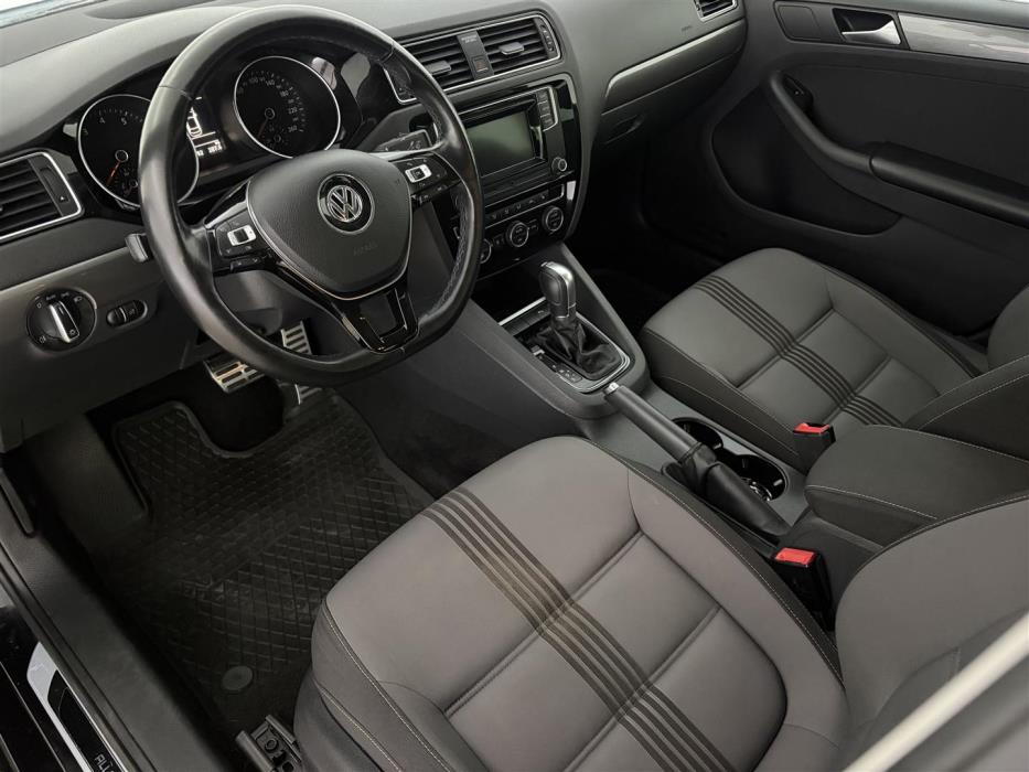 VOLKSWAGEN Jetta 2016