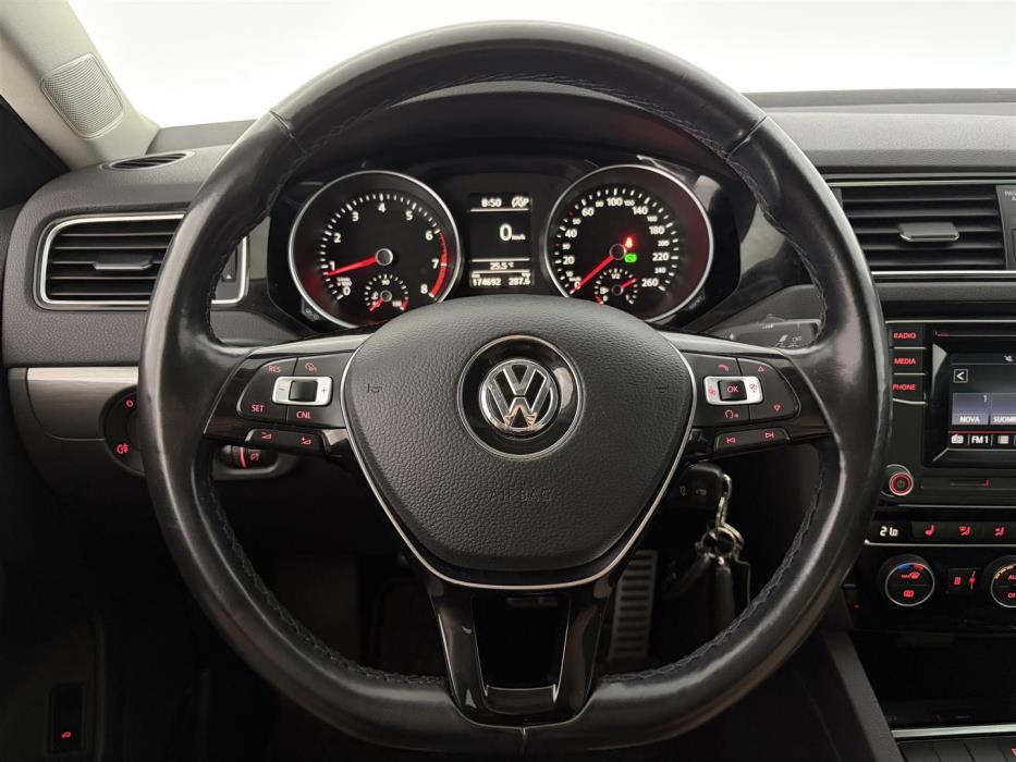 VOLKSWAGEN Jetta 2016
