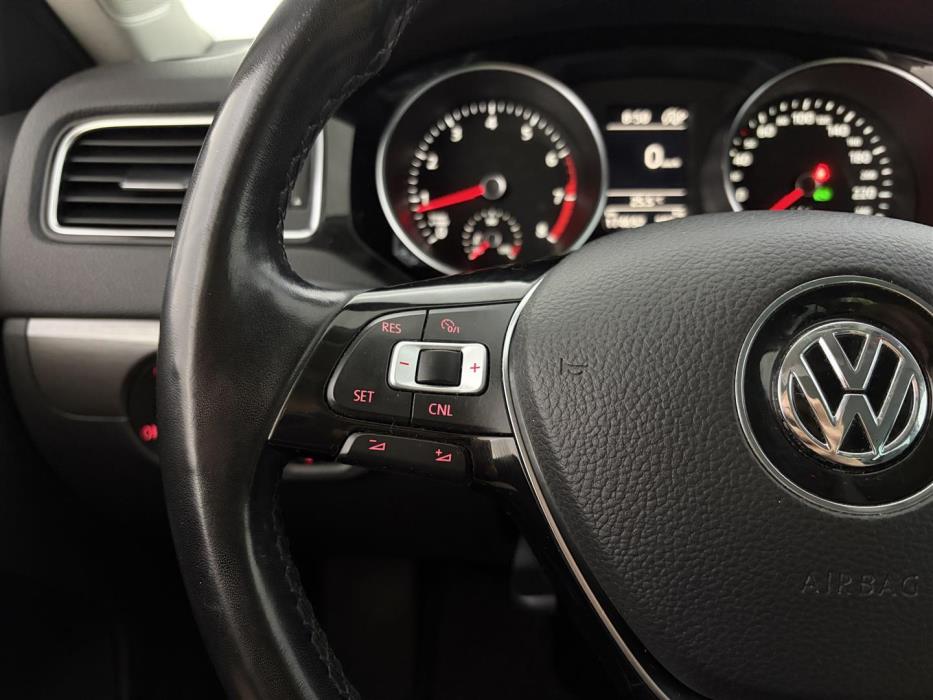 VOLKSWAGEN Jetta 2016