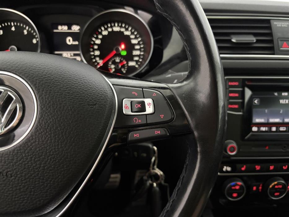 VOLKSWAGEN Jetta 2016