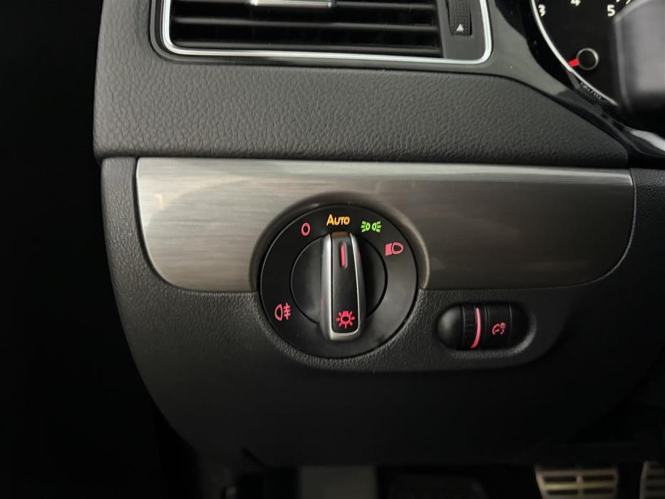 VOLKSWAGEN Jetta 2016