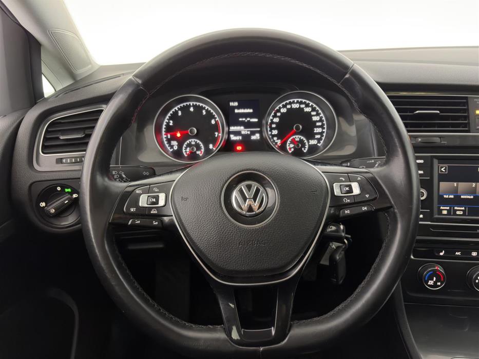 VOLKSWAGEN Golf 2018