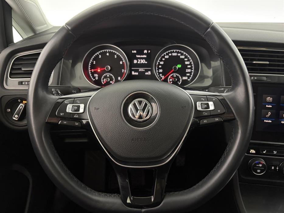 VOLKSWAGEN Golf 2018