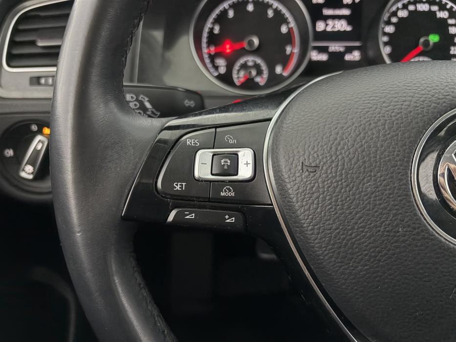VOLKSWAGEN Golf 2018
