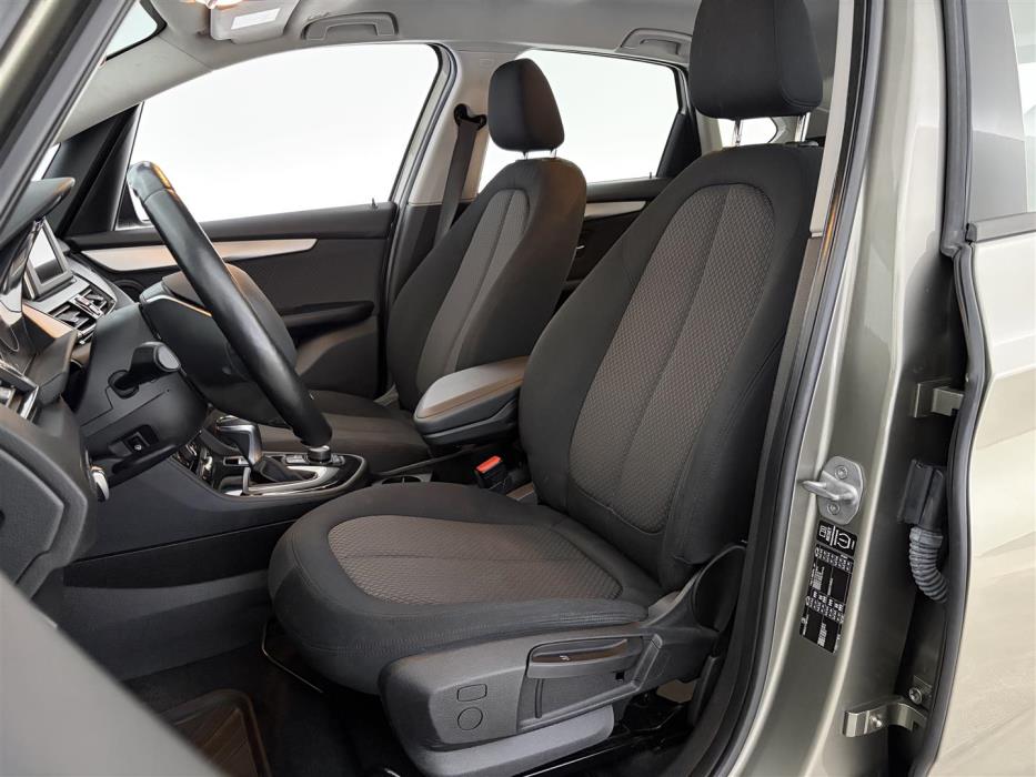 BMW 218 2015