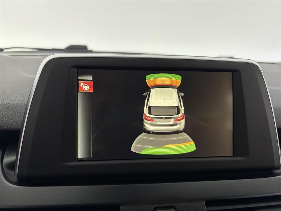 BMW 218 2015