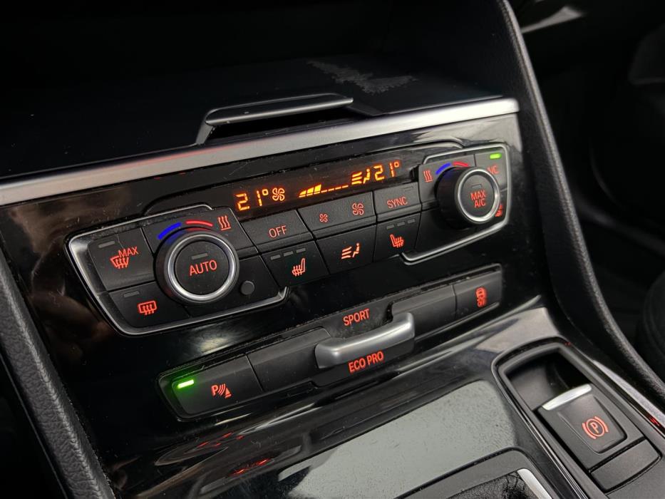 BMW 218 2015