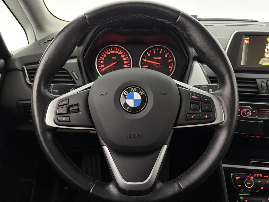 BMW 218 2015
