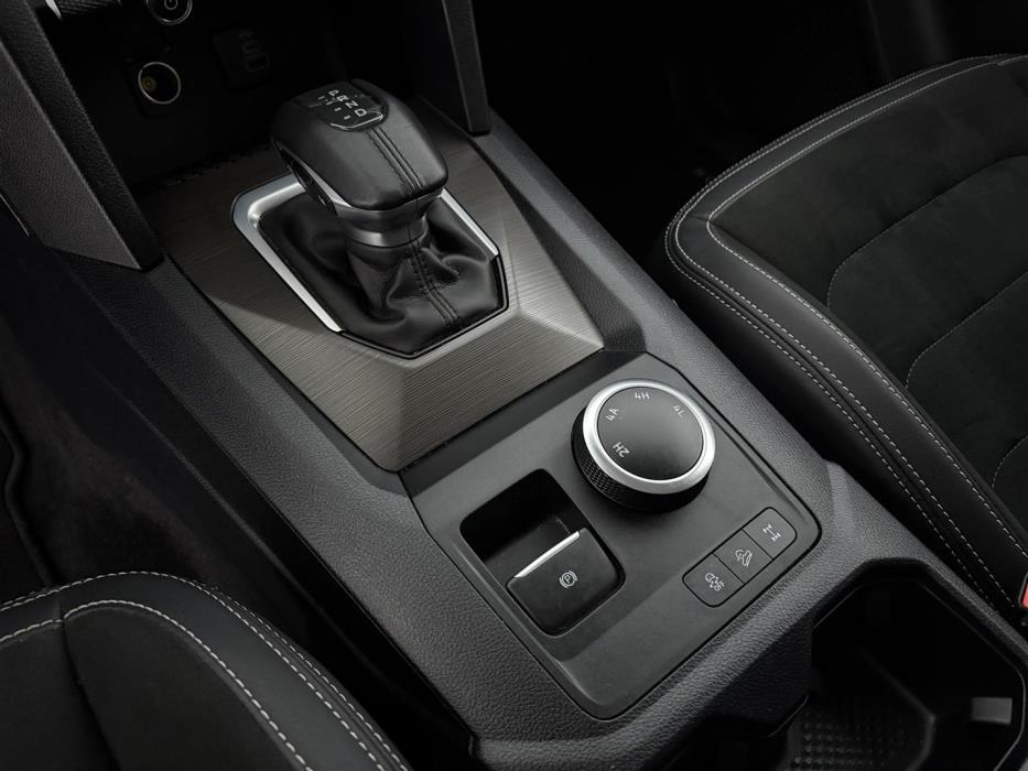VOLKSWAGEN Amarok 2024