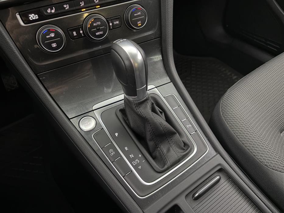 VOLKSWAGEN Golf 2017