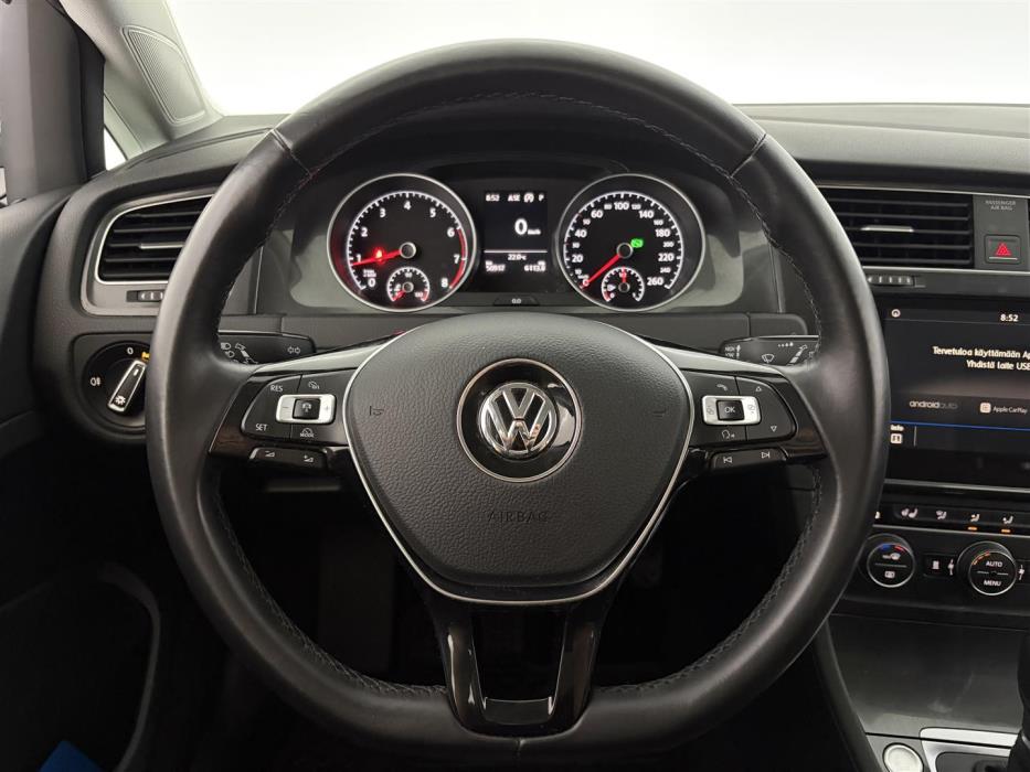 VOLKSWAGEN Golf 2017