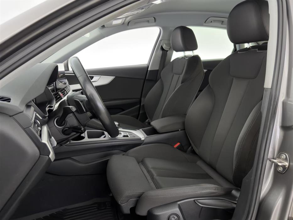 AUDI A4 2020