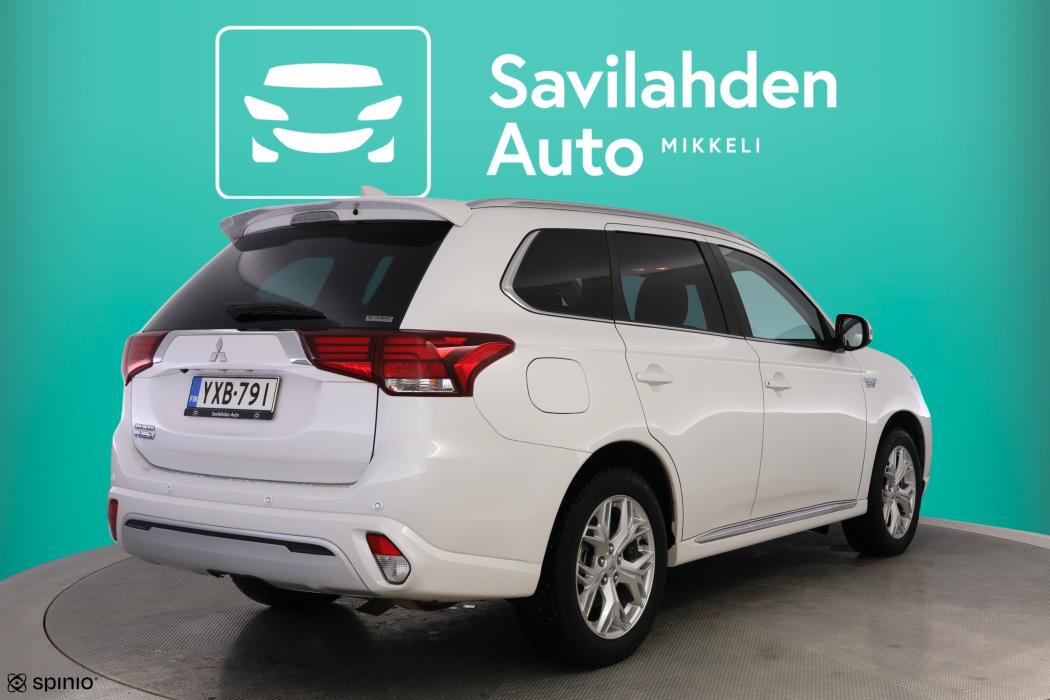 Mitsubishi Outlander PHEV 2021