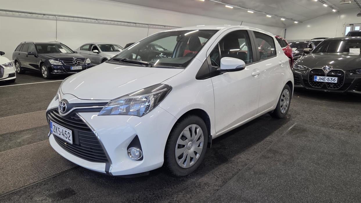 TOYOTA Yaris 2016