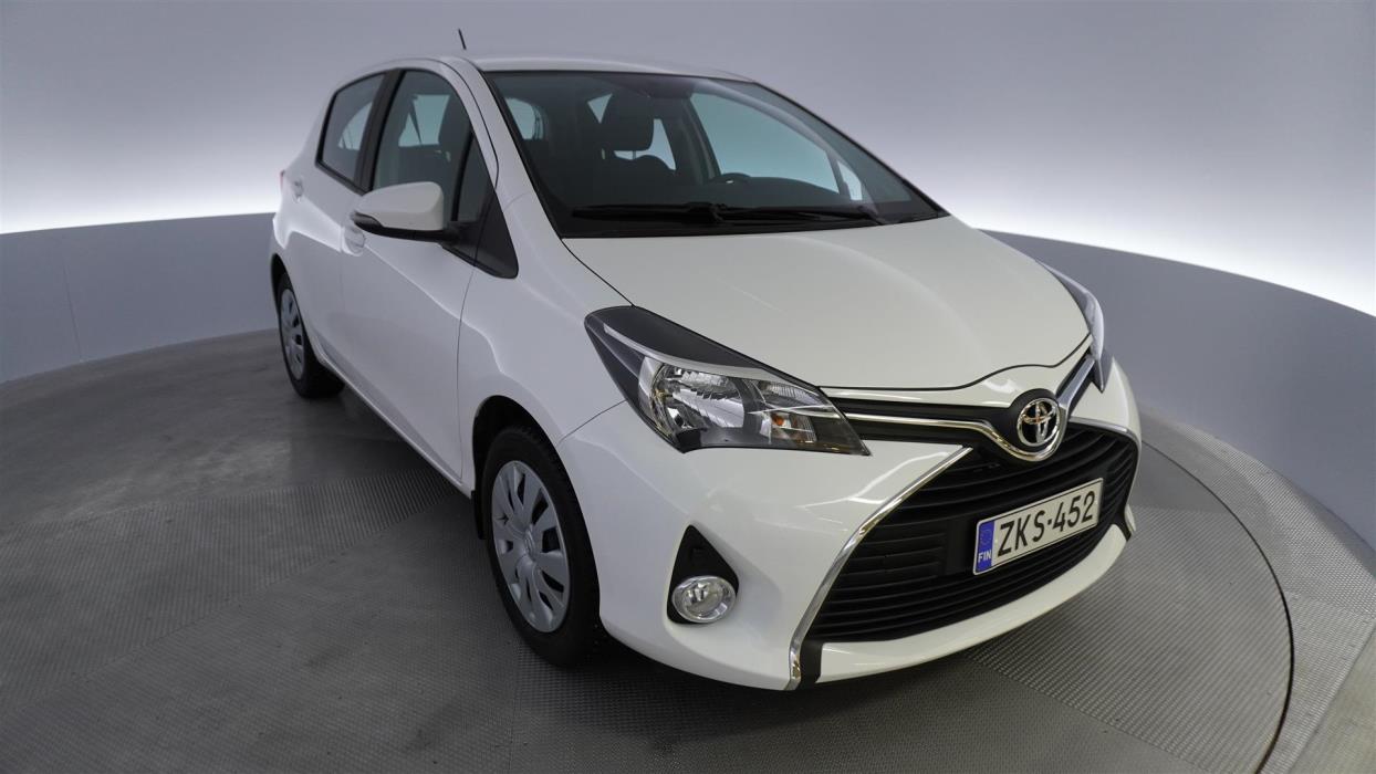 TOYOTA Yaris 2016