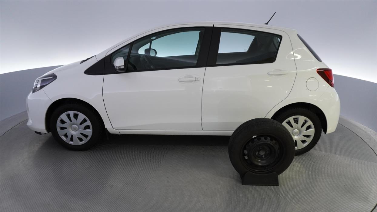 TOYOTA Yaris 2016