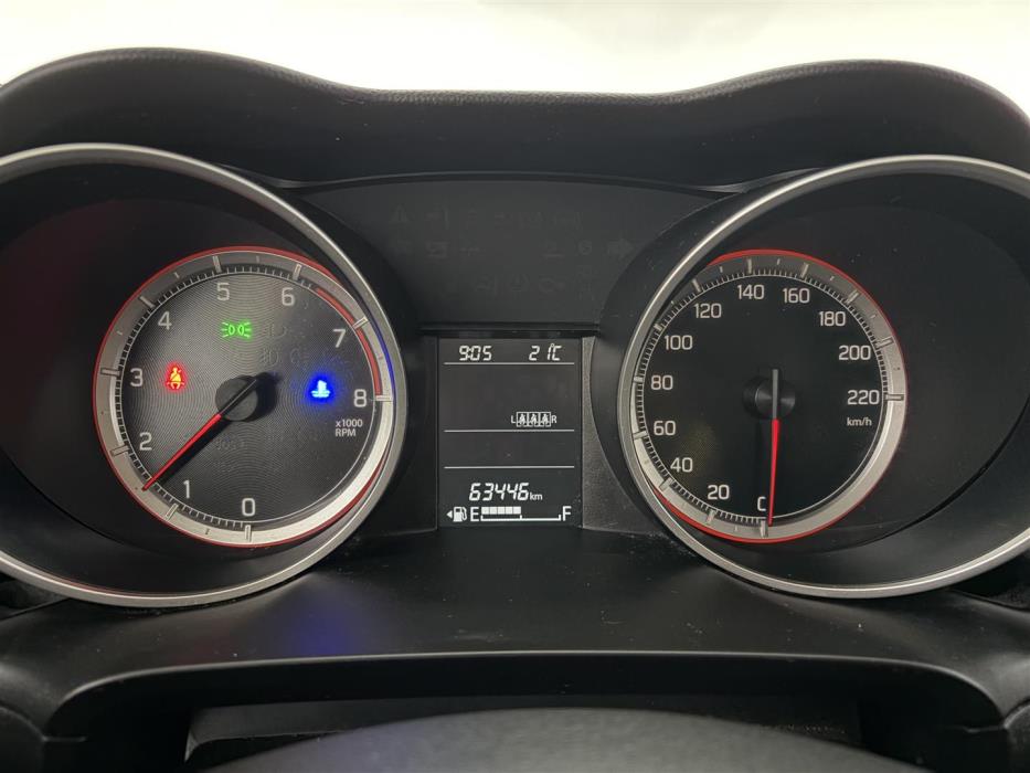 SUZUKI Swift 2017