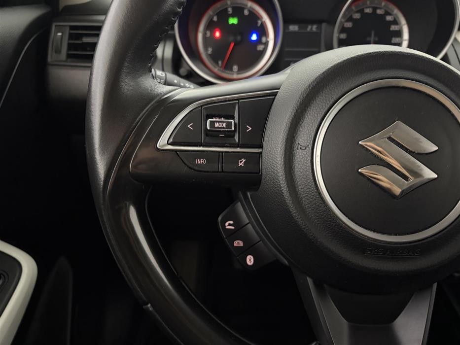 SUZUKI Swift 2017