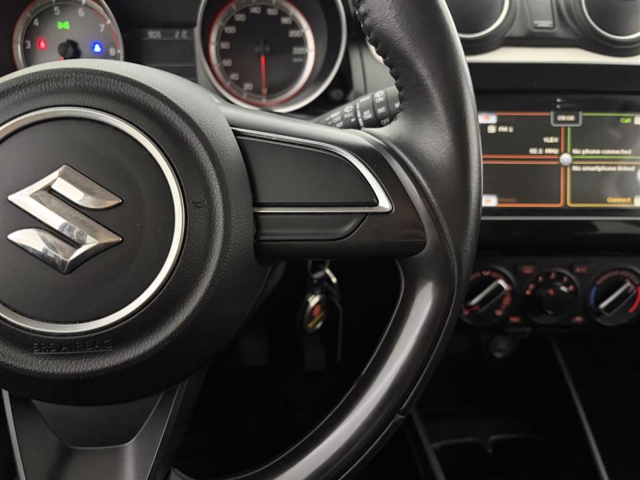 SUZUKI Swift 2017