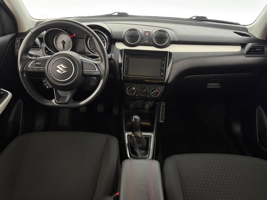 SUZUKI Swift 2017