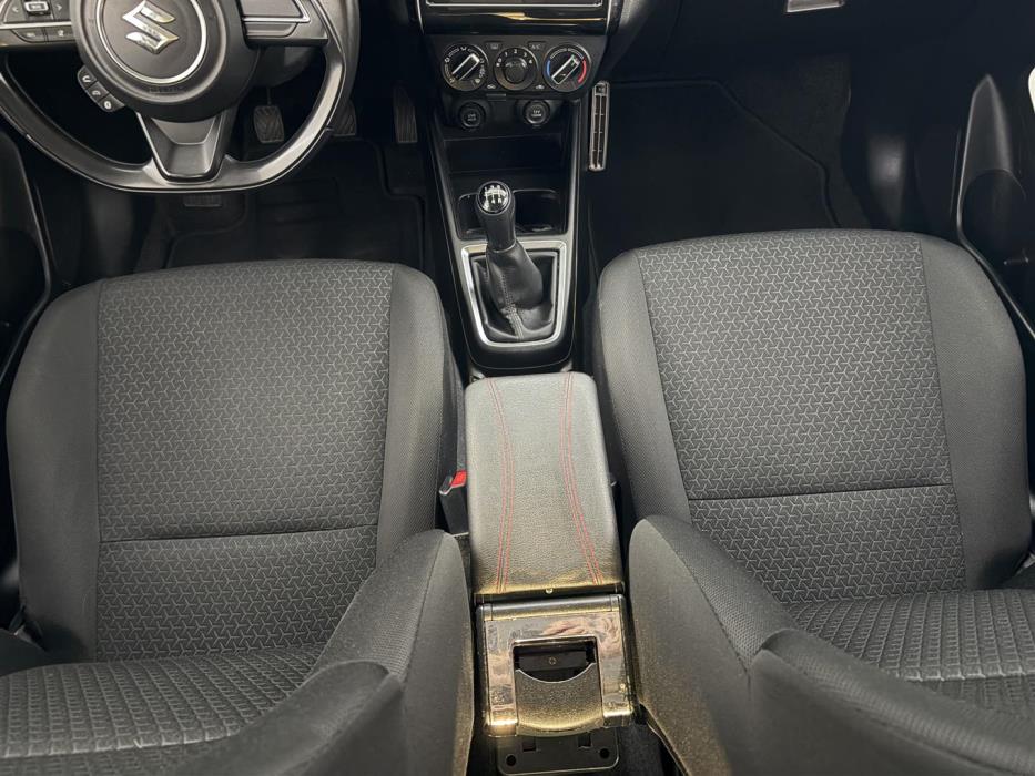 SUZUKI Swift 2017